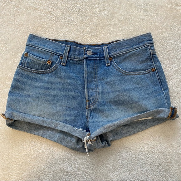 Levi’s 501 Cutoff Jean Shorts - Picture 1 of 8